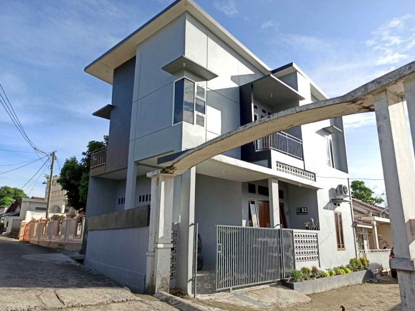 Dijual Rumah Lokasi Strategis Di Jalan Utama Letjen Harun Sohar Kebun Bunga