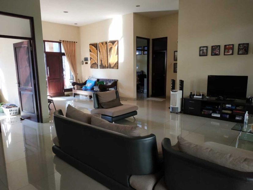 RUMAH DI SEMARANG DIJUAL CANTIK DAN MEWAH