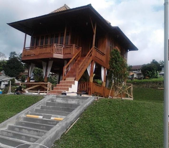 Rumah Kayu Dengan Desain Klasik Dan Modern Khas Palembang Knockdown