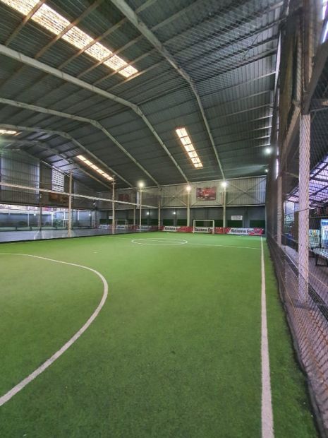 Dijual Gedung Kantor Dan Lapangan Futsal Indor Aktif Di Kebon Jeruk