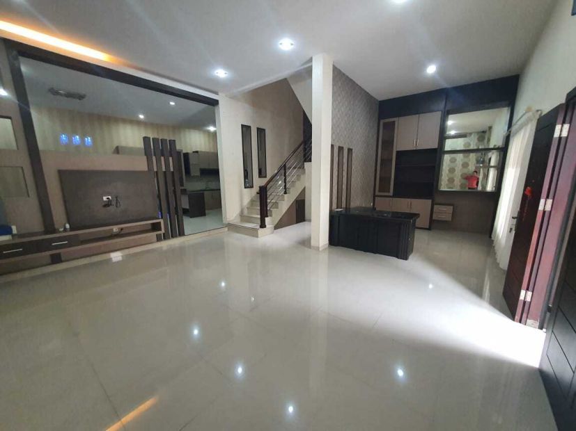 Villa Mewah Komplek Cemara Asri Jalan Azalea Siap Huni