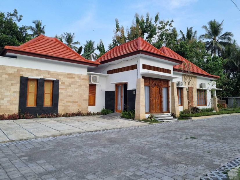 VILLA MEWAH DI KAWASAN CANDI BOROBUDUR FULLY FURNISHED DEKAT ARTIS