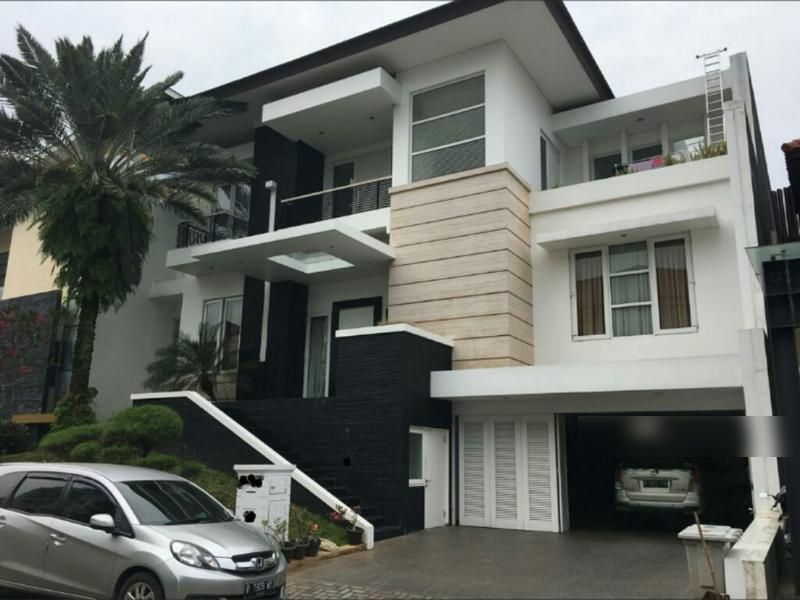 Jual Rumah Mewah Exclusive Nyaman Cluster Crown Pondok Hijau Golf