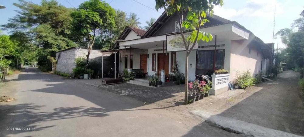 Dijual Tanah Dapat Bonus 2 Bangunan Rumah Layak Huni Di Wedomartani Ut