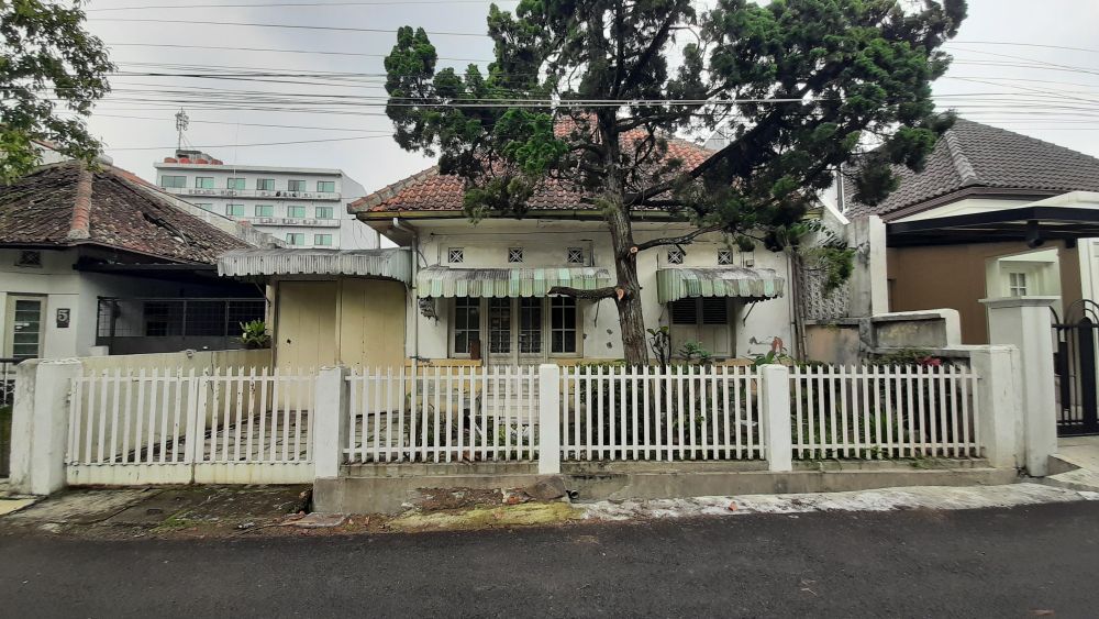 Dijual Rumah Hitung Tanah Sayap Riau Bandung