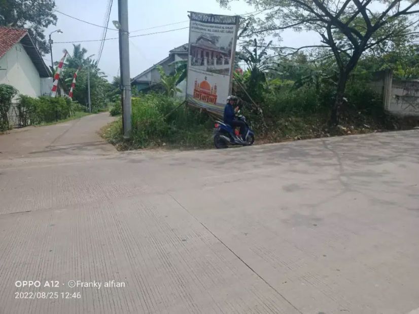 Tanah Hook Pinggir Jalan Raya Di Curug Serang