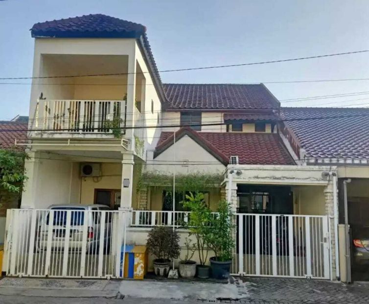 Rumah Minimalis 2 Lantai Di Babatan Pratama Wiyung