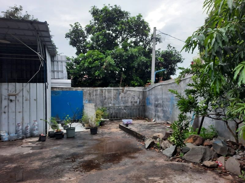 Gudang Pinggir Jalan Raya Jati Asih