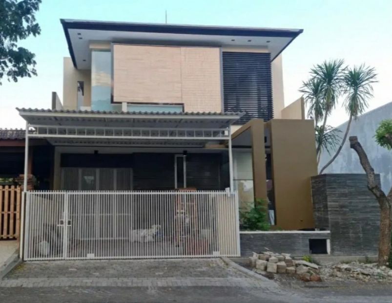 Rumah Citraland Raffles Garden Minimalis Bagus Siap Huni Surabaya