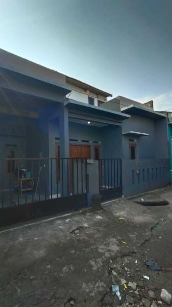 Rumah Cantik Bangunan Baru Strategis Dekat Kelurahan Pondok Ranggon