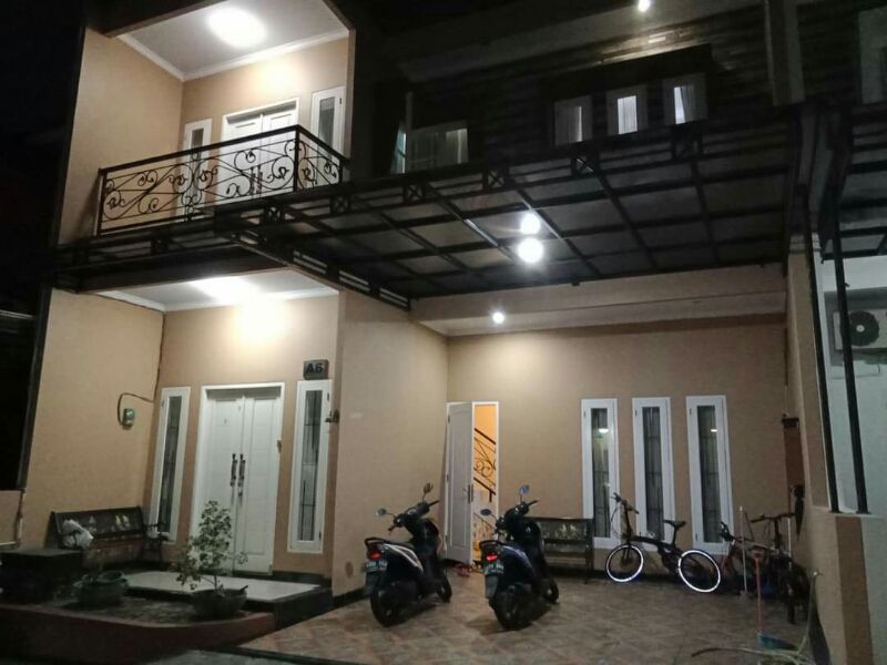 Dijual Rumah Mewah Lantai Di Perumahan Mahakam Residence Jagakarsa