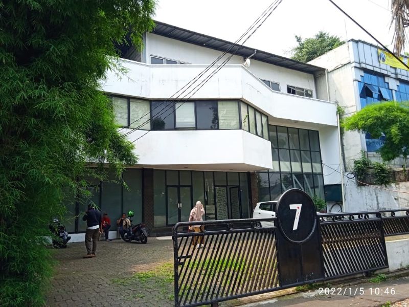 Gedung Kantor Di Kampung Melayu