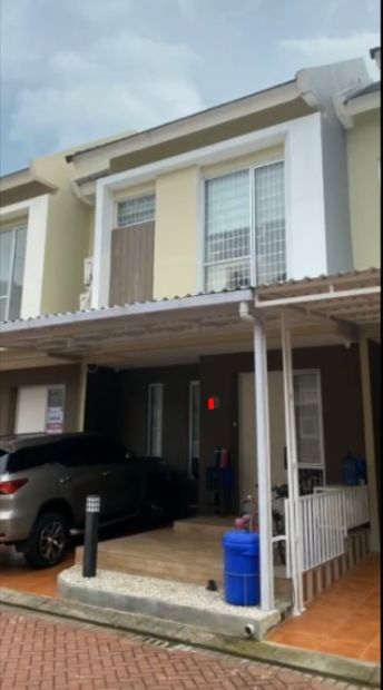 Rumah 2 Lantai Di Malibu Village Gading Serpong Tangerang