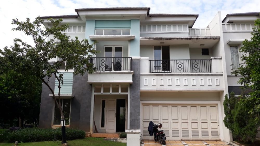 RUMAH DI KAWASAN SCIENTIA CLUSTER PASCAL SUMMARECON GADING SERPONG