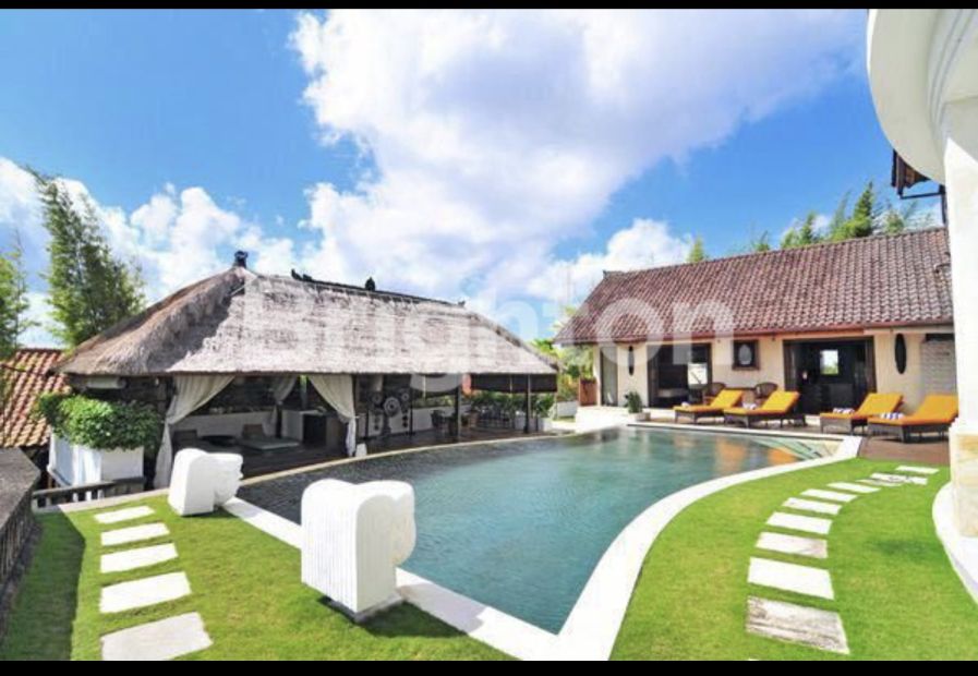 Villa Mewah Cantik Dengan View Laut Di Ungasan