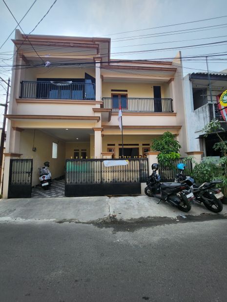 Rumah Secondary Full Renovasi Dalam Komplek Di Pondok Kelapa Jaktim