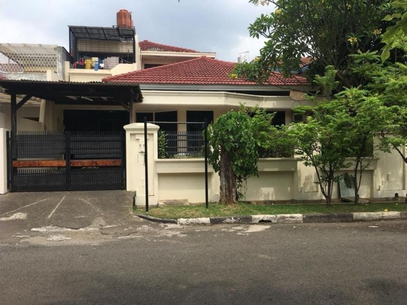 Rumah 1 5 Lantai Di Taman Kebon Jeruk Intercon Luas 12x25 M2 Jakarta Barat