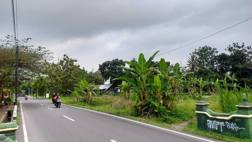 Tanah Tepi Aspal Belakang Kampus UII Jogja Cocok Bangun Kost Usaha