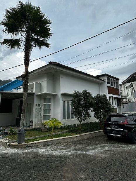 Jual Cepat Rumah Villa Dekat Balaikota Batu Jatim Park Santerra