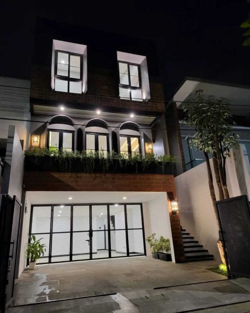 Dijual Rumah Baru Kolam Renang Di Kawasan Elite Pondok Indah Jakarta