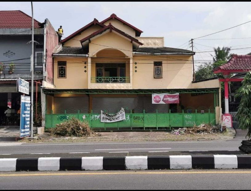 Ri Bangunan Ruko Jl Magelang Km Utara Terminal Jombor Sleman