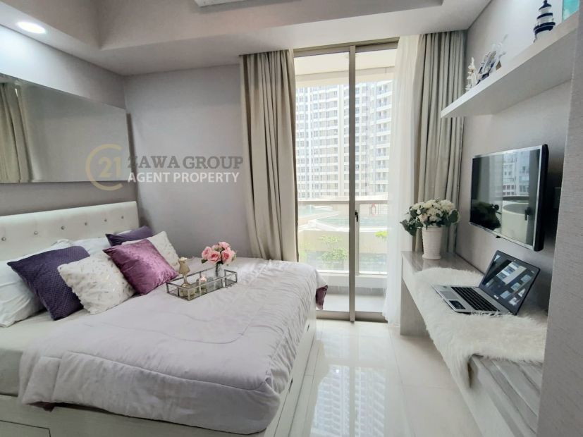 Sewa Apartemen Taman Anggrek Residence Studio Full Furnished Lantai Rendah