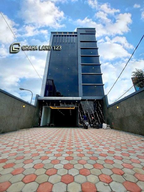 GEDUNG BARU SIAP PAKAI LOKASI STRATEGIS DI DEWI SARTIKA RAYA JAKARTA T