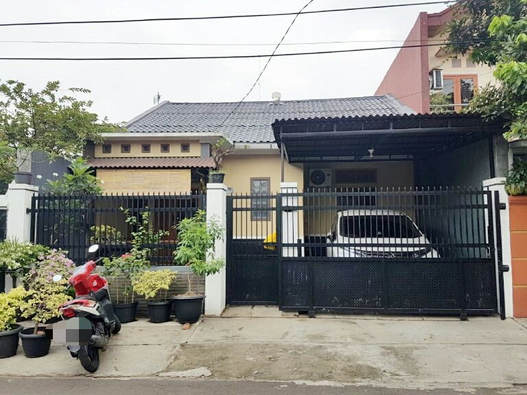  Rumah  bagus pinggir  jalan  raya depok timur