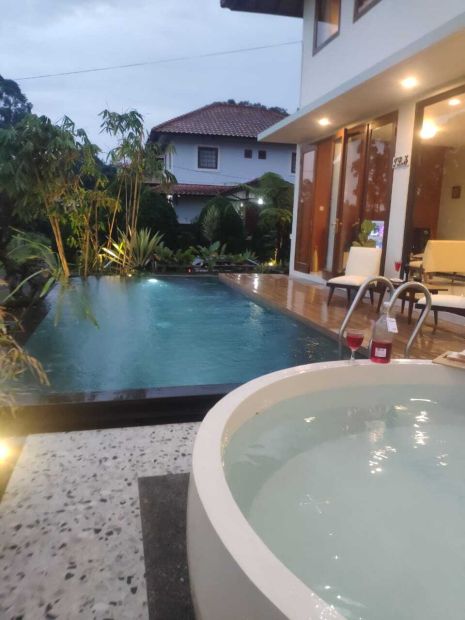 Sewa villa Lembang privat pool