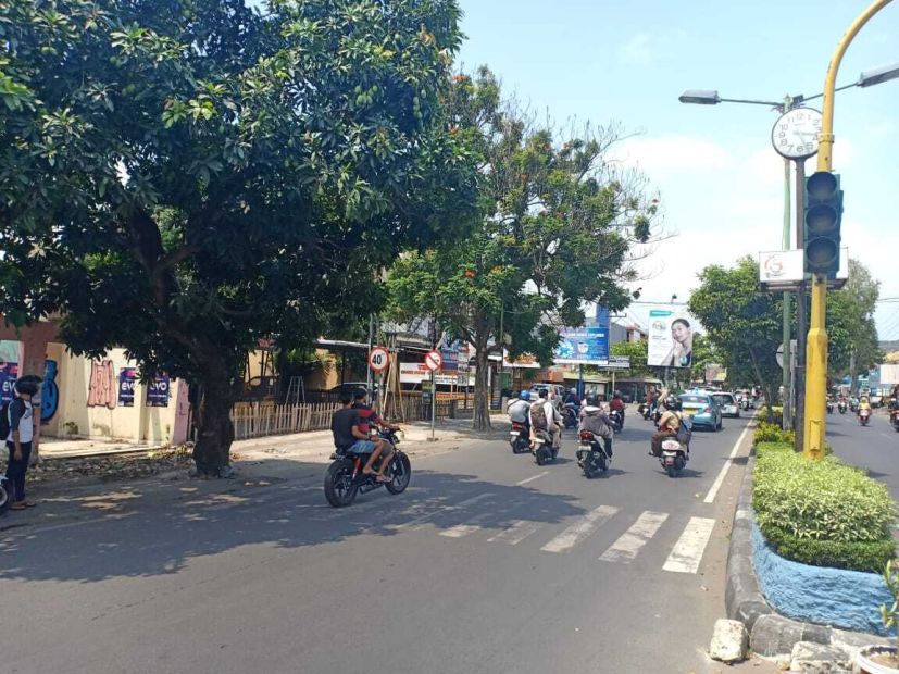 Rumah Di Pinggir Jalan Sriwijaya