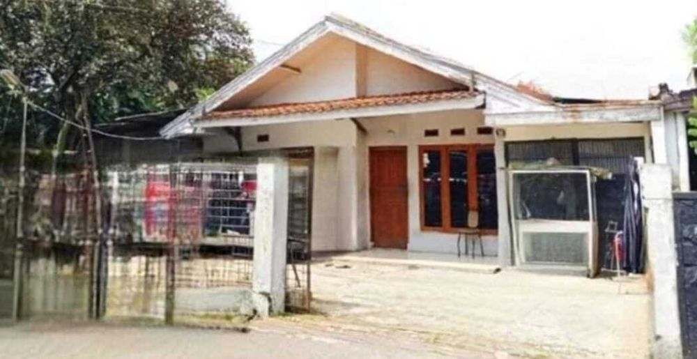 Rumah Komplek Muarasari Hitung Tanah