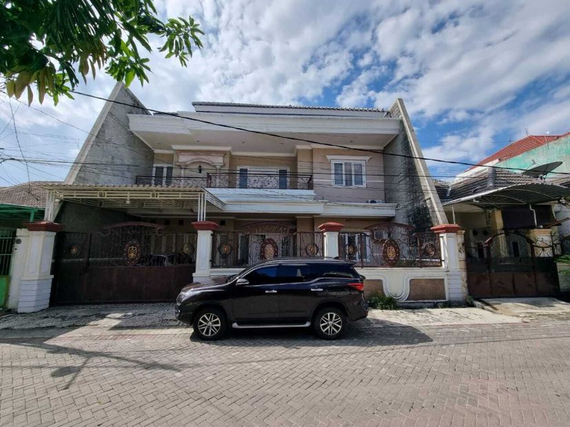 Jual Murah Rumah Mewah Klasik Lokasi Favorit Sutorejo Dekat Merr