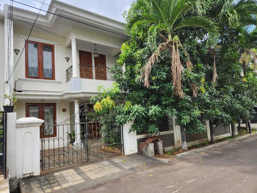 Rumah Hoek Janur Indah Seberang Mal Kelapa Gading Jual