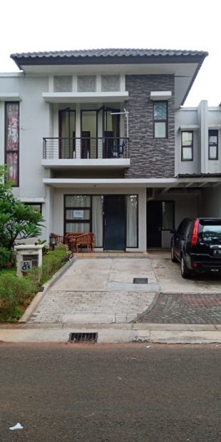  Di  Sewakan Rumah  Asri Semi Furnished di  Legenda  Wisata 