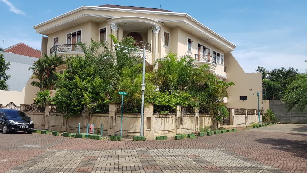 Rumah Hoek Mewah 616m Kuta Indah BGV Bukit  Gading  Villa  
