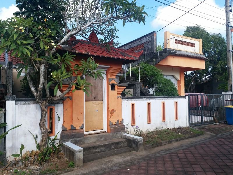 Rumah SHM Jalan Utama Bisa Usaha Taman Giri Nusa Dua Bali