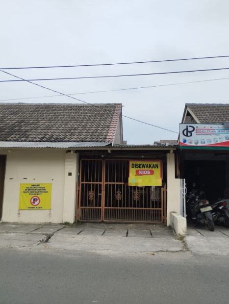 Kios Pinggir Jalan Ciputat Kios Pinggir Jalan Ciputat