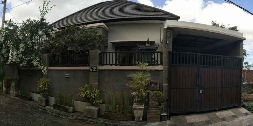  rumah  mewah isi kolam dijual beserta  isinya  di dalung