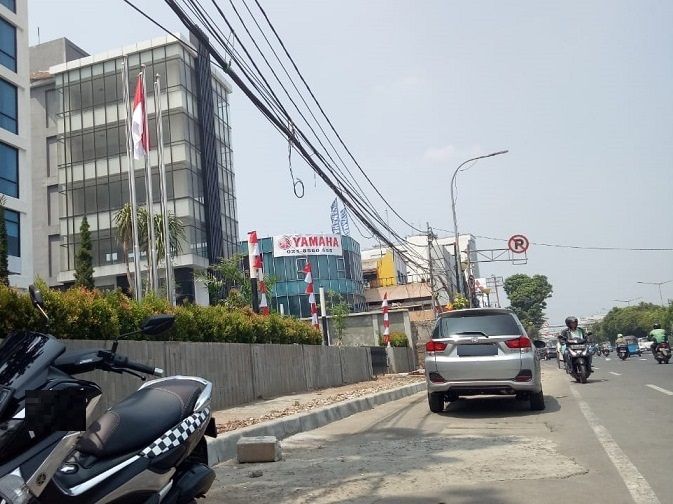 Dijual Gedung Perkantoran Di Jalan Matraman Raya Jakarta Timur