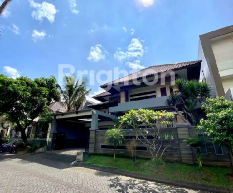 RUMAH BESAR, MEWAH, SIAP HUNI, COCOK BUAT RUMAH DINAS