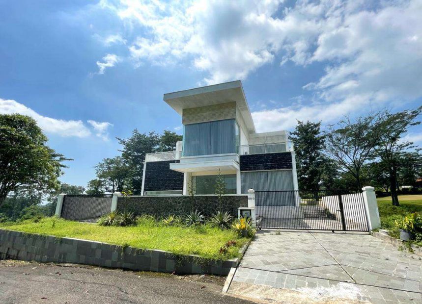 VILLA MEWAH & MODERN GOLF VIEW DI TAMAN DAYU