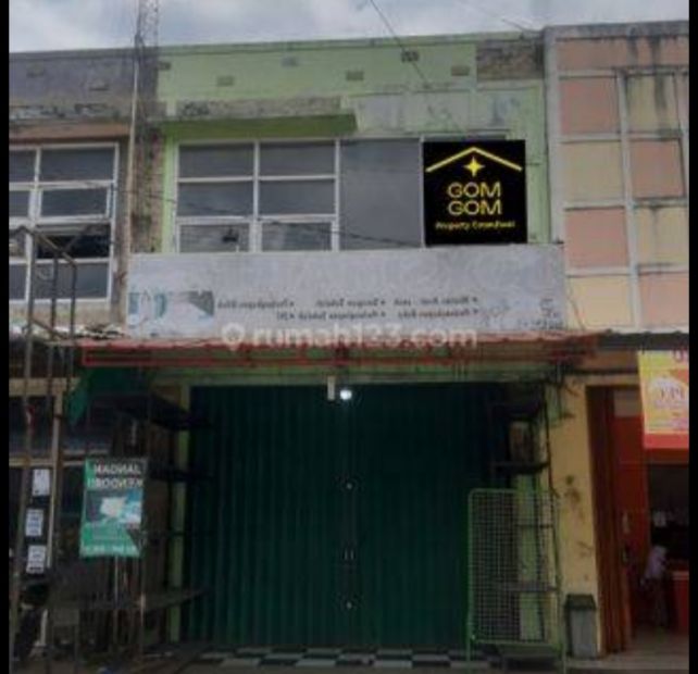 Kiosk Lantai Dekat Stasiun Bojonggede Bogor