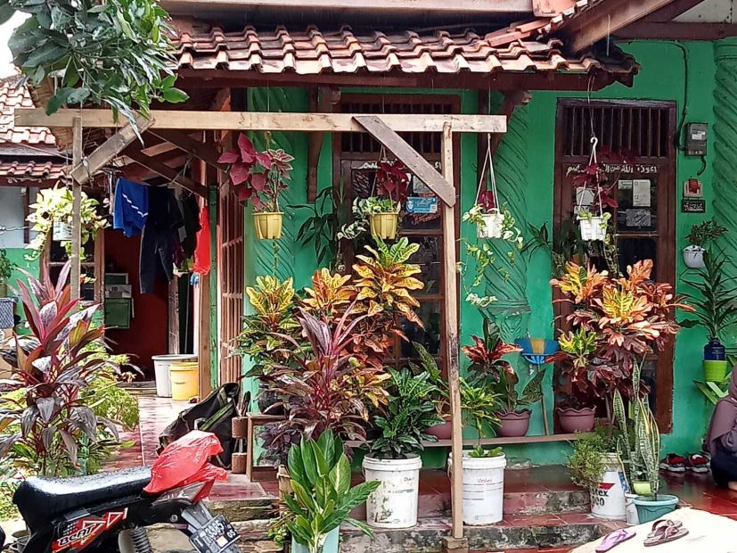 Tanah Berikut Bangunan Rumah Di Tegal Sawa Palumbonsari Kec Karawang