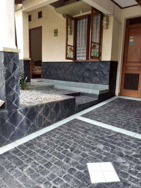 Rumah Kamar Semi Furnished Di Pesona Khayangan Dibawah Harga Pasar