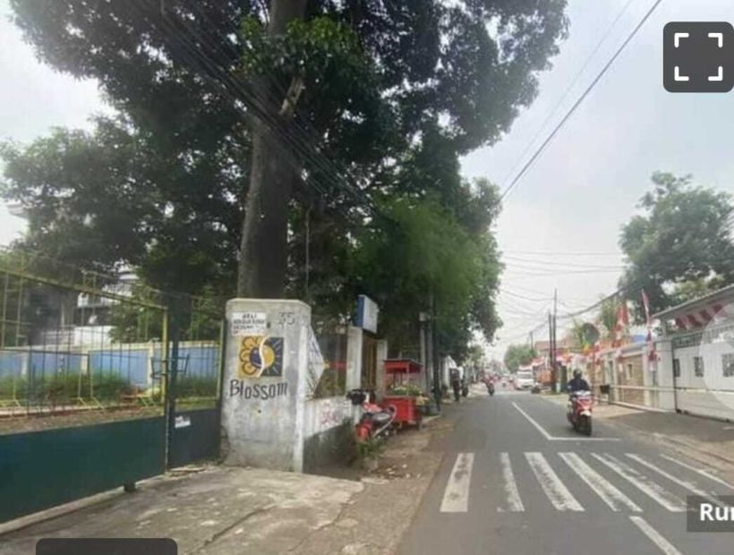 Rumah Tua Mampang Prapatan Lokasi Strategis Pinggir Jalan Raya