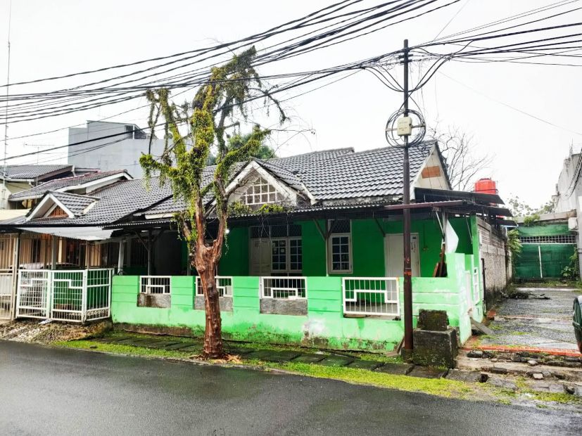 Rumah Tua Murah Lantai Luas Tanah M Di Nusa Loka M