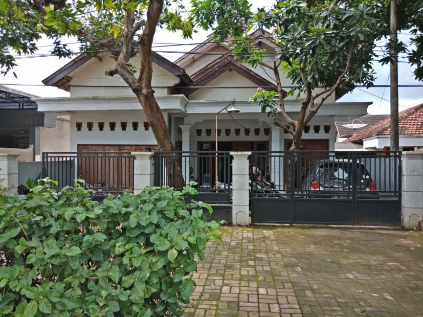 Rumah Nyaman Di Kawasan Wisata Pantai Kelapa Tuban