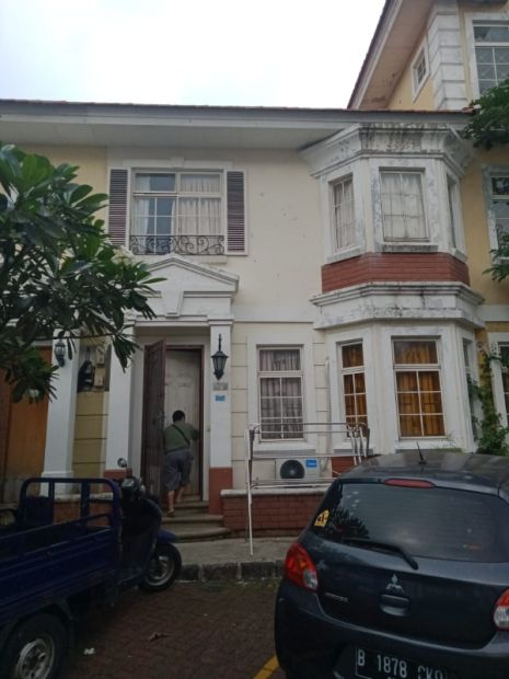 Dijual Murah Townhouse Spesial Unit Di Taman Paris, Lippo Village