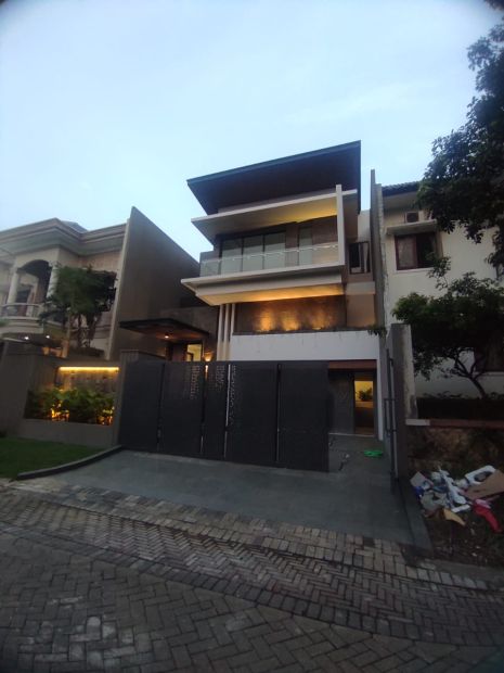 Mewah Area Surabaya Barat Rumah Citraland Taman Golf