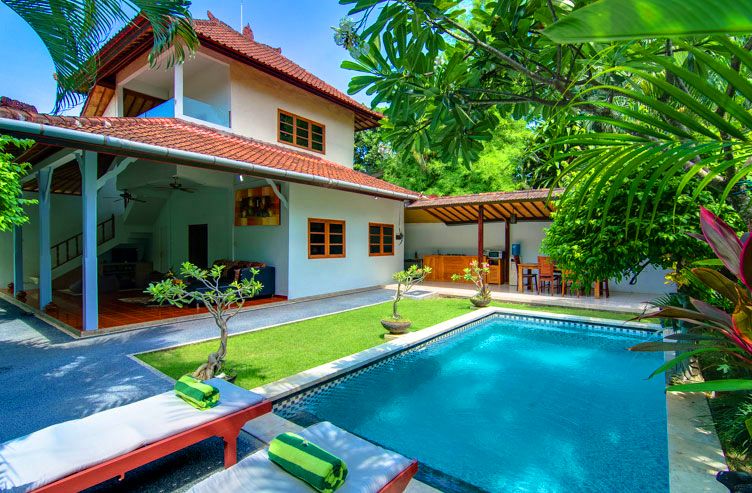 Sewa Villa Seminyak Bali Harian dan Mingguan  Murah  Luxury dan Bagus